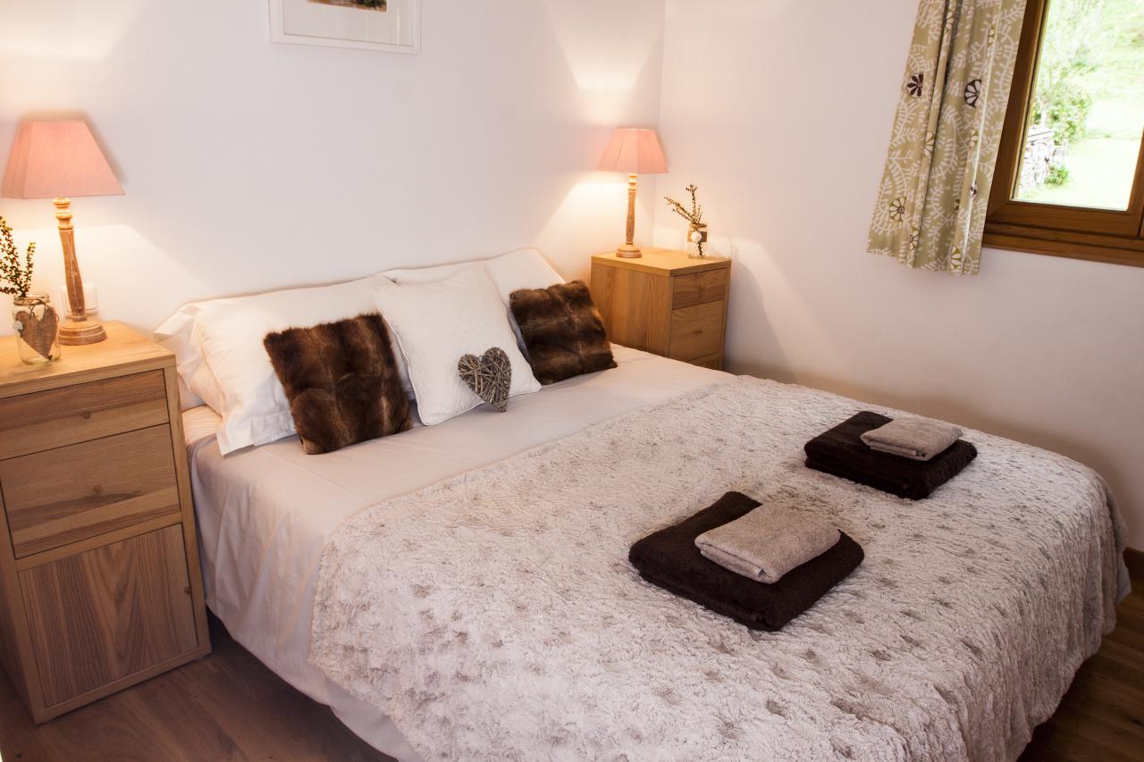 Room 3 - LARCH. Double of Twin. Shared bathroom